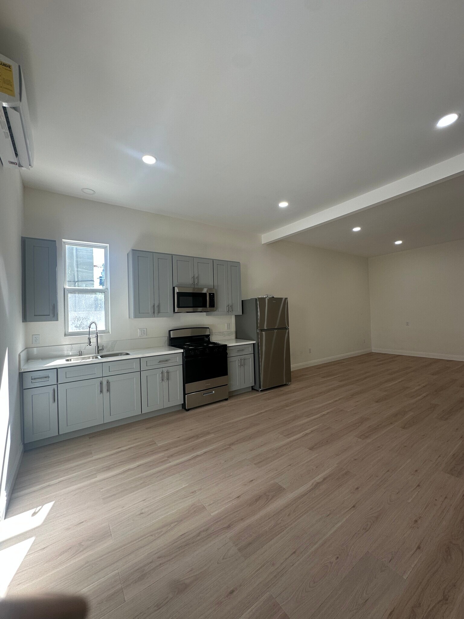 Building Photo - 1223 Elden Ave