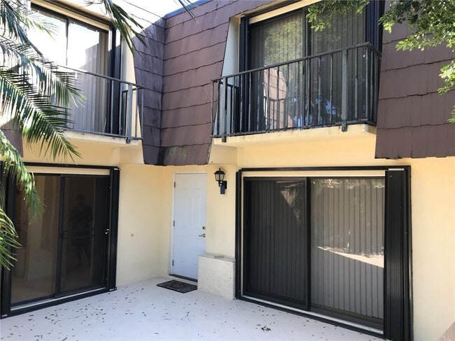 Building Photo - 714 7th Ct