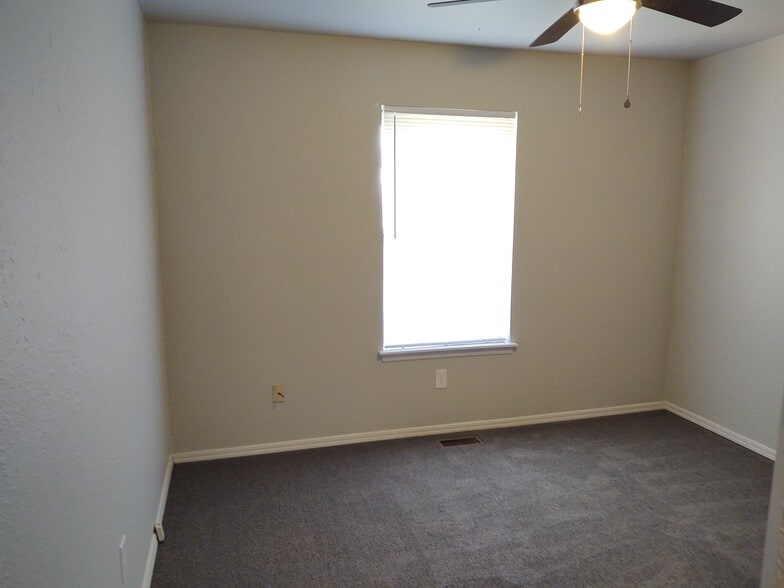 Bedroom 2 - 7126 NW 116th St