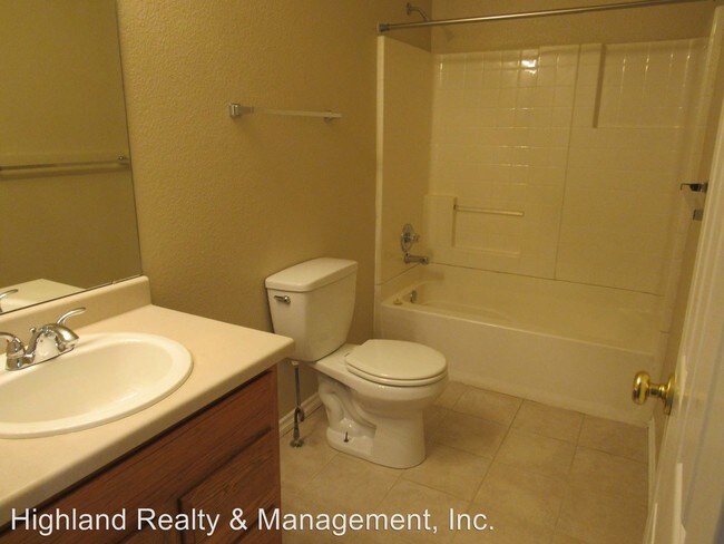 Building Photo - 4 br, 3 bath House - 1174 Sunbird Ave