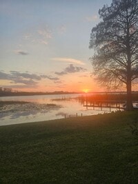 Building Photo - 2 bed 2.5 bath Lake Front Townhouse