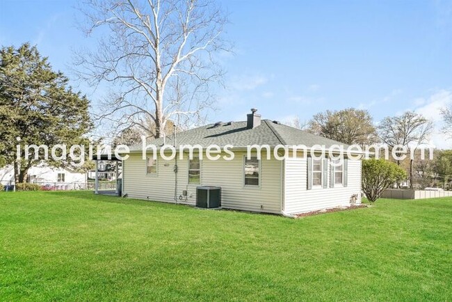 Building Photo - 307 Essen Ln