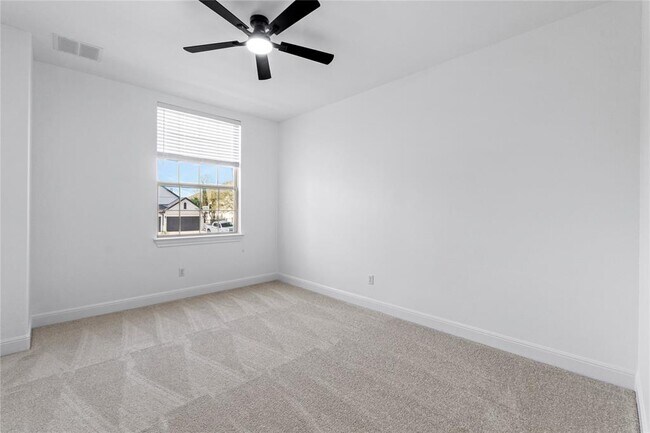 Building Photo - 4009 Benetton Way