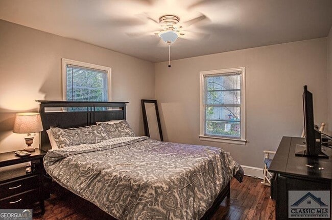 Building Photo - 129 Westover Dr