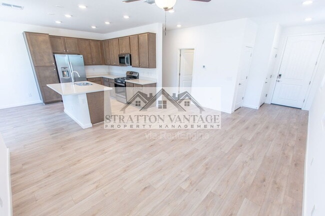 Building Photo - 1051 W. Diamondback Dr.