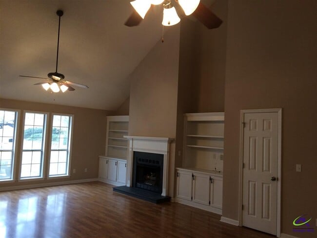 Building Photo - 138 Salem Dr