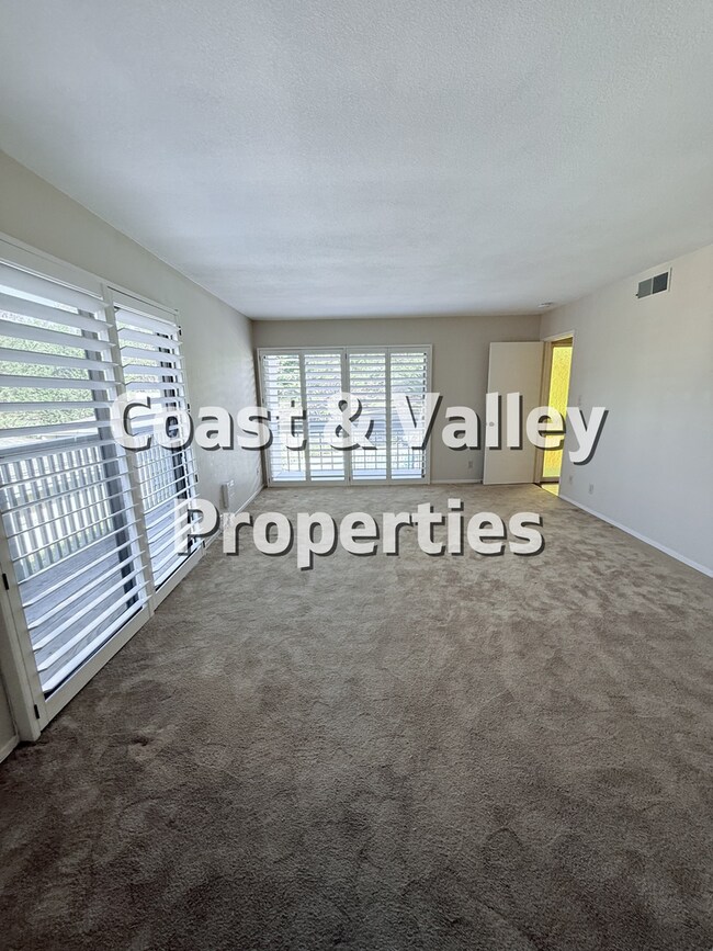 Building Photo - 89 High Meadow Ln
