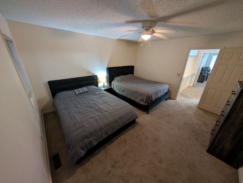 Building Photo - 153 Candlebrook Dr