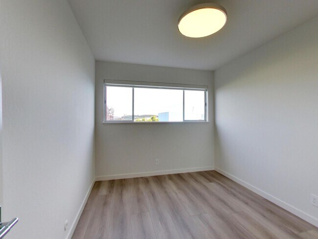 Building Photo - 4120 Fulton St