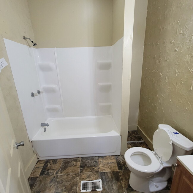 Building Photo - West Indy 3BR/2BA Home ready to LEASE!