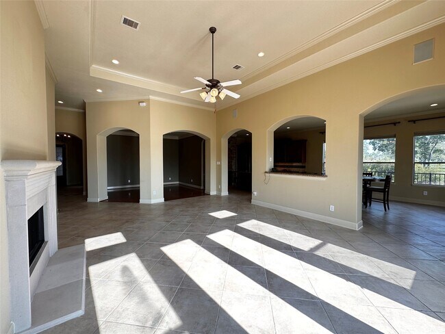 Building Photo - 617 Constellation Blvd