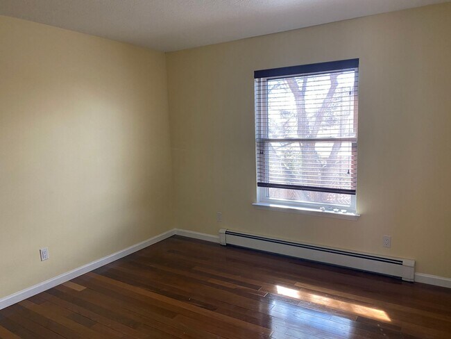 Building Photo - 2523 Claremont Ct NE