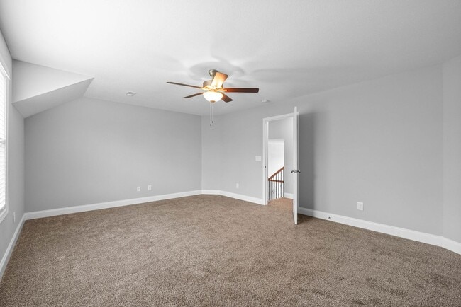 Building Photo - Modern 6-Bedroom Home with Open Layout & S...