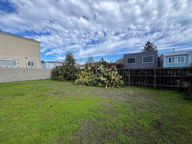 Building Photo - G1 | 940-942 Easton Avenue