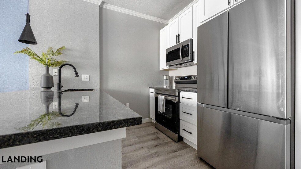 Building Photo - 901 Colorado Blvd