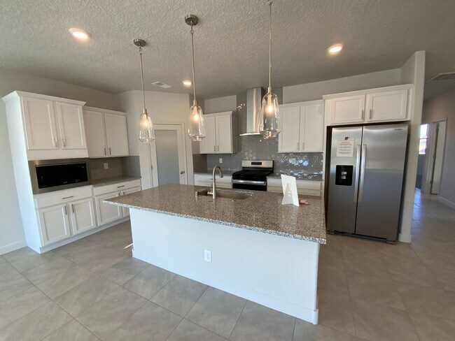Building Photo - 3 Bedroom Single Story New Build in Lomas Encantadas in Rio Rancho!