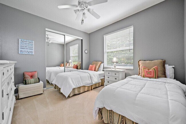 Building Photo - 11727 Paradise Cove Ln