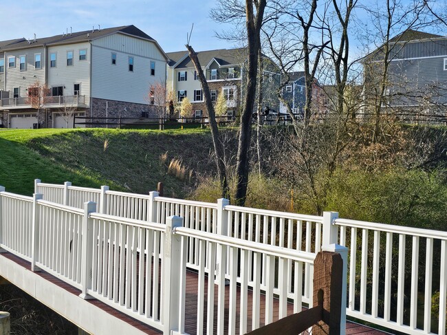 Building Photo - 1019 Mohawk Ln