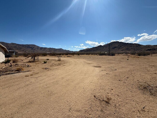 Building Photo - Charming 3 bedroom home in Apple Valley- H...