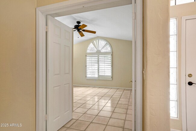 Building Photo - 3062 S Marigold Pl