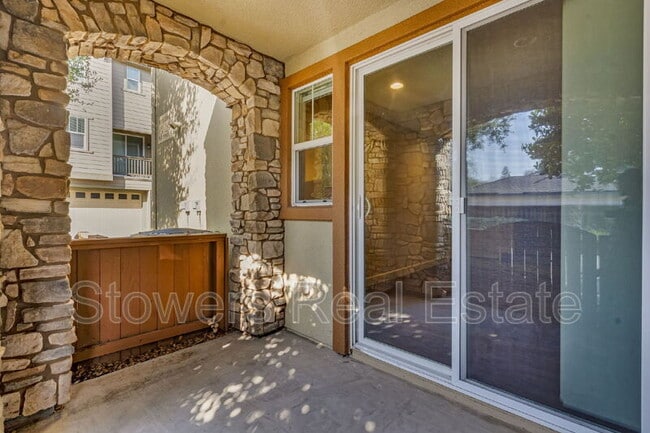 Building Photo - 718 El Paseo Cir