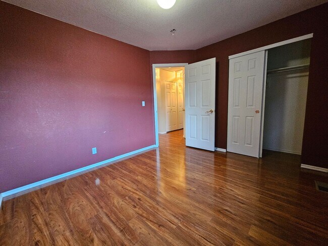 Building Photo - Fabulous 4 Bed Home Near Buckley Space For...