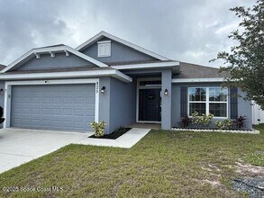 Building Photo - 825 Lantana St