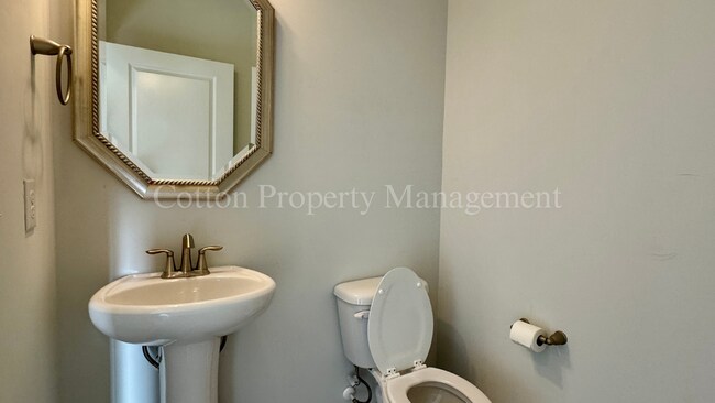 Building Photo - 473 Esthwaite Dr SE