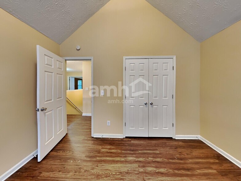 Building Photo - 221 Millstone Dr