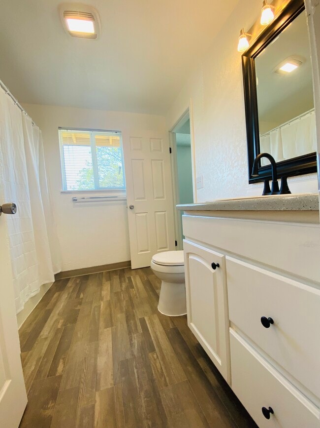 Building Photo - Beech Place Duplex