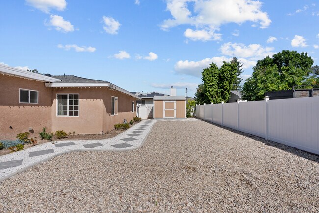 Building Photo - 4576 Adam Rd