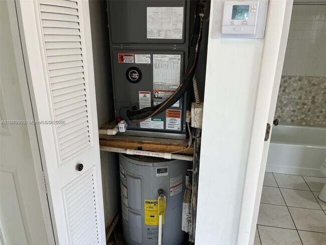 Building Photo - 1001 Green Pine Blvd