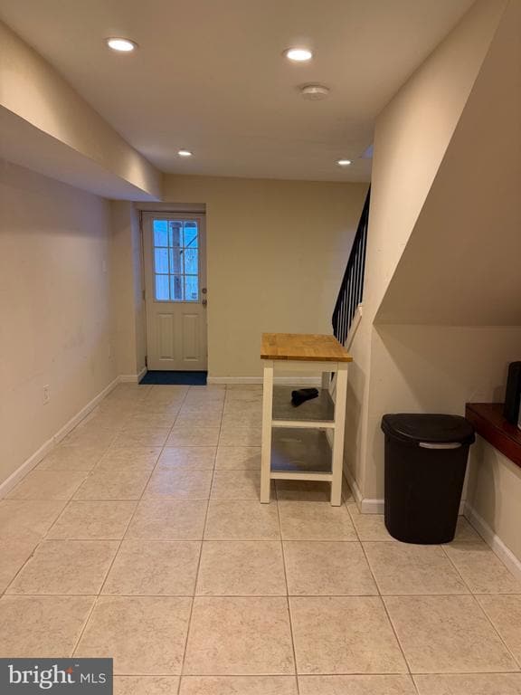 Building Photo - 132 W Thompson St