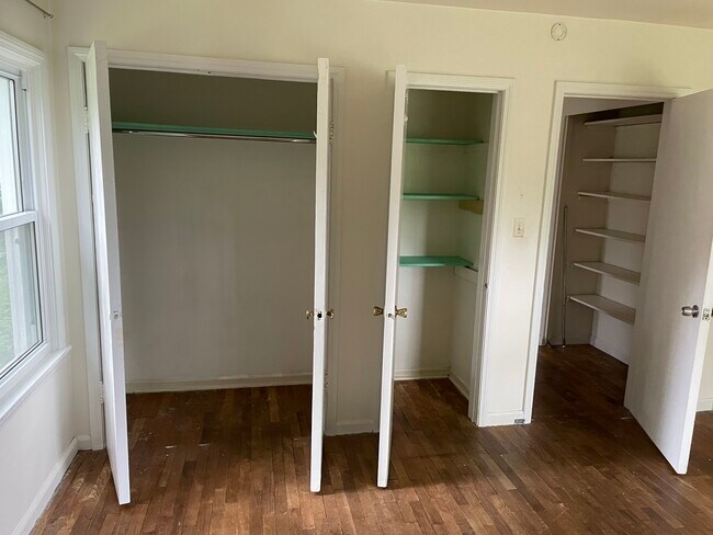 Building Photo - 196 N Hagadorn Rd