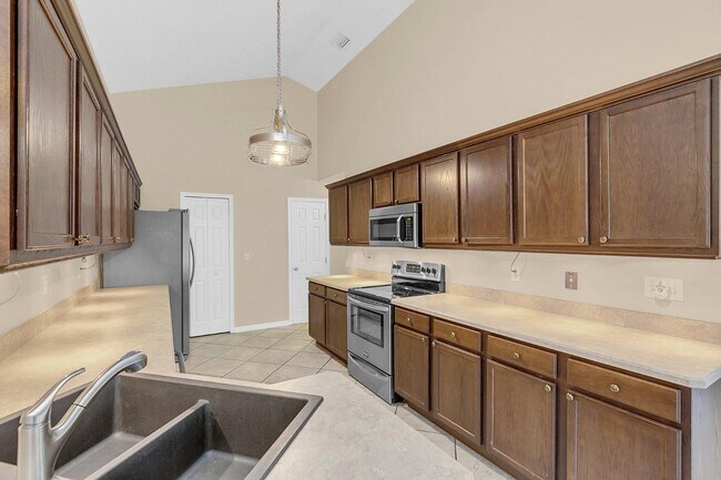Building Photo - 1422 Saffron Trail