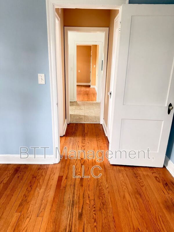 Building Photo - 8401 Greenwood Ave