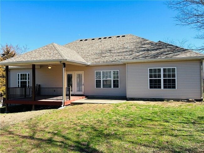 Building Photo - 15 Mills Dr