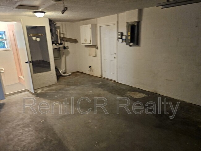 Building Photo - 7734 Candle Dr