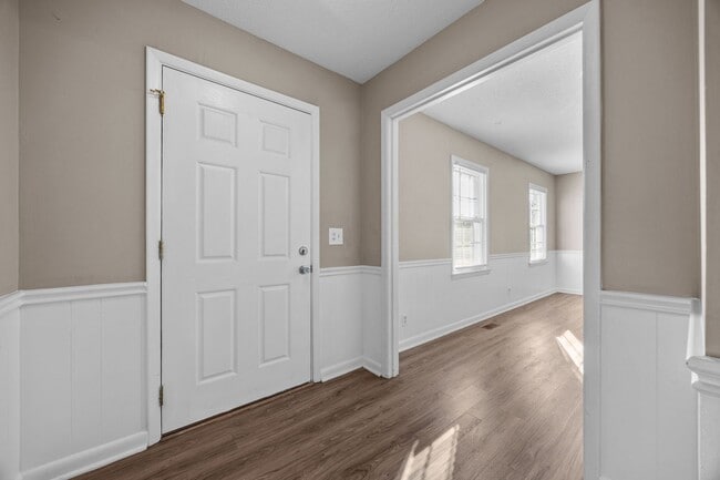 Building Photo - Lovely 3 bed 2 bath home located in Lillin...
