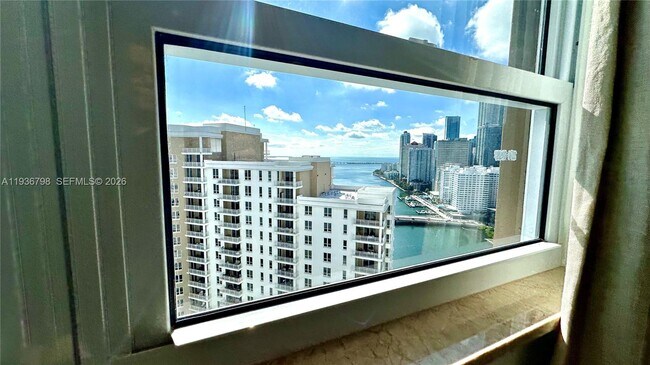 Building Photo - 801 Brickell Key Blvd