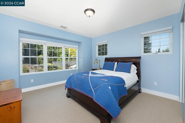 Building Photo - 3898 Happy Valley Rd