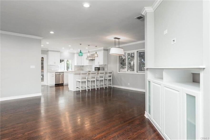 Building Photo - 1340 1st St