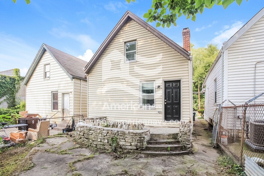 Building Photo - 1329 Wheeler St