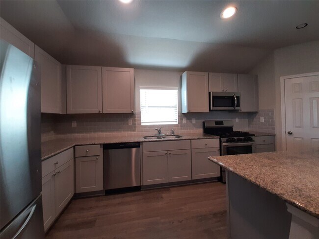 Building Photo - 221 Stalwart Hl Trl