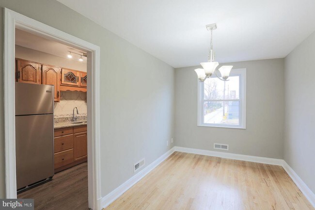 Building Photo - 3743 Bonview Ave