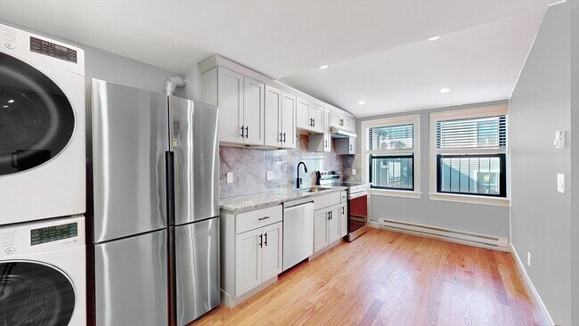 Primary Photo - 77 Hudson St
