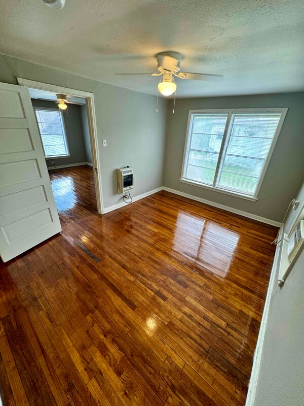 Building Photo - 4265 Woodlawn St