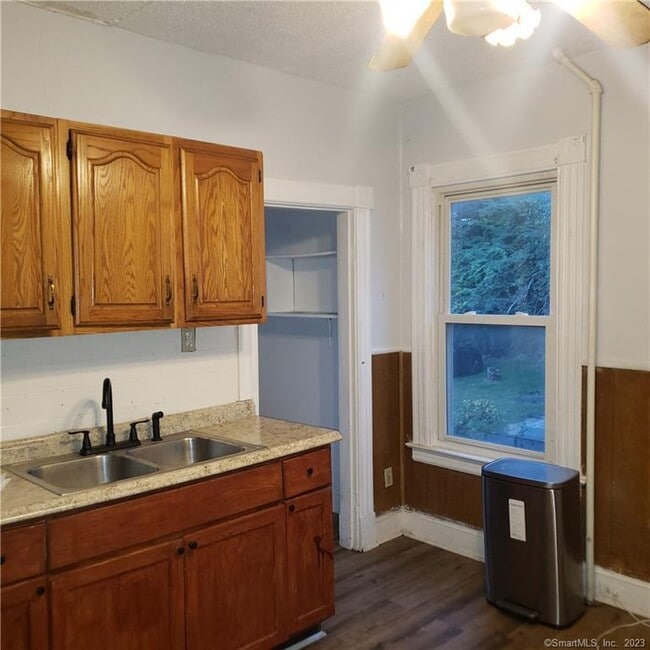 Building Photo - 33 Vineland Terrace