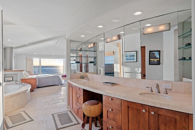 Building Photo - GORGEOUS CUSTOM BEACH HOME - Solimar Beach...