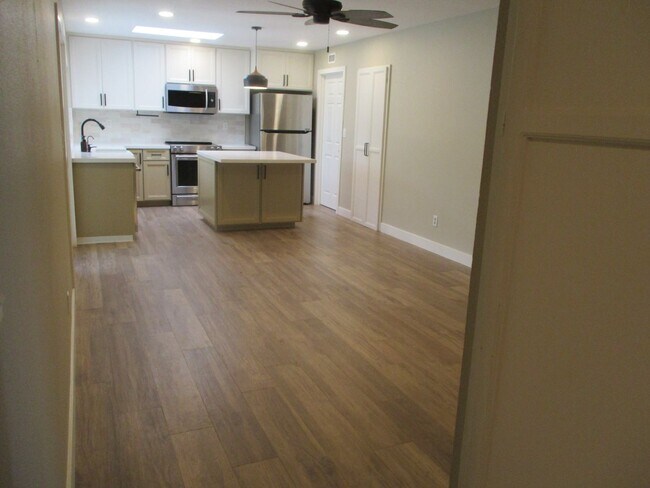 Building Photo - Desirable Santee 4 Bedroom Home!